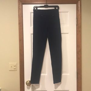 Joseph Ribkoff navy jean-style skinny pants.